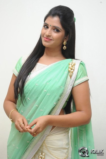 Anchor-Syamala-at-Chakkiligintha-Movie-Audio-Launch